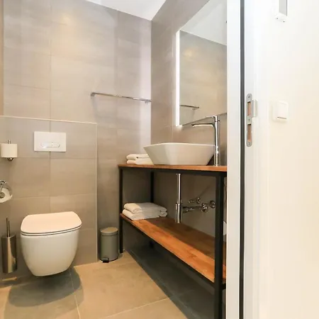 Fletcher Rotterdam-airport Hotell 3*
